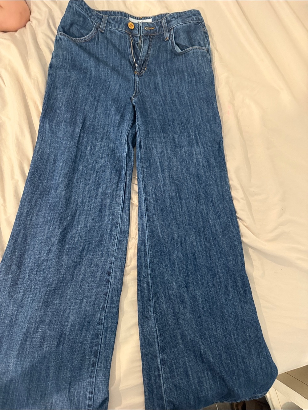 Worn once High-Rise Wide Leg Jeans in Medium Blue Denim